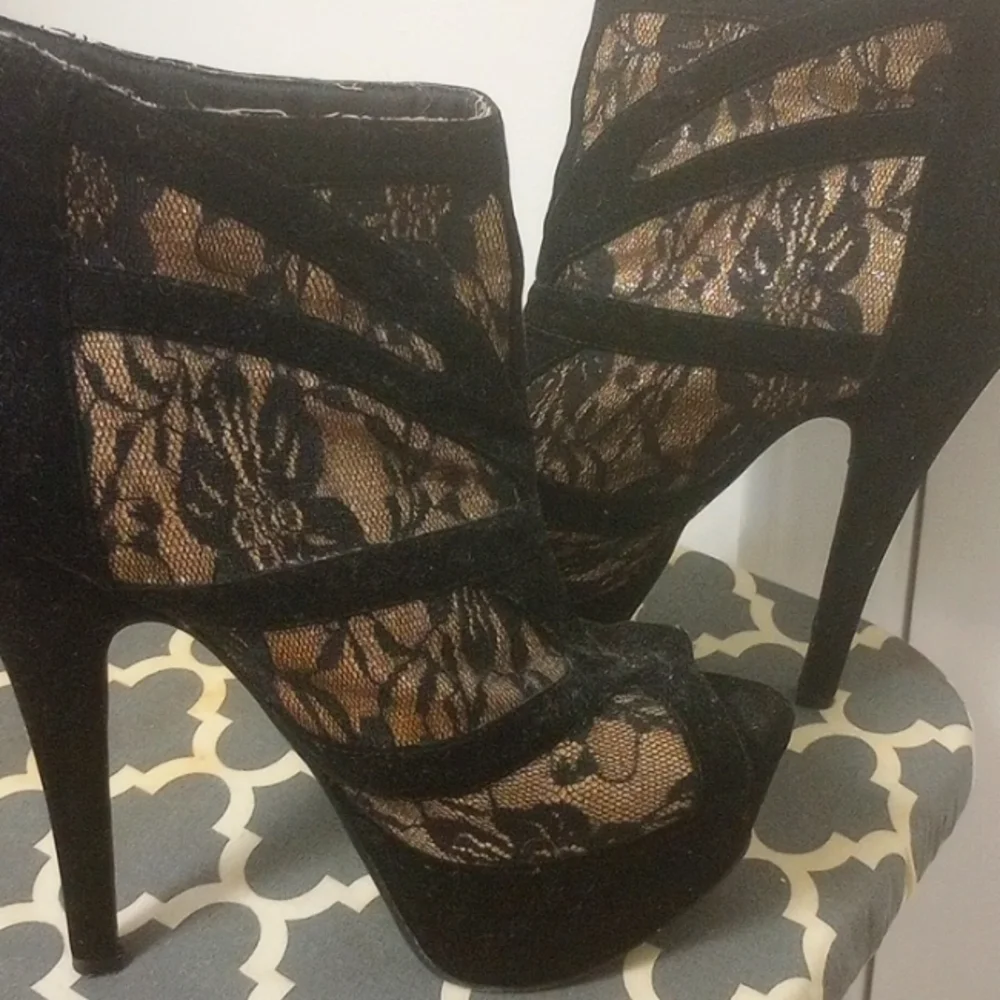 Women Shoes size 8.5 - Picture 1 of 5